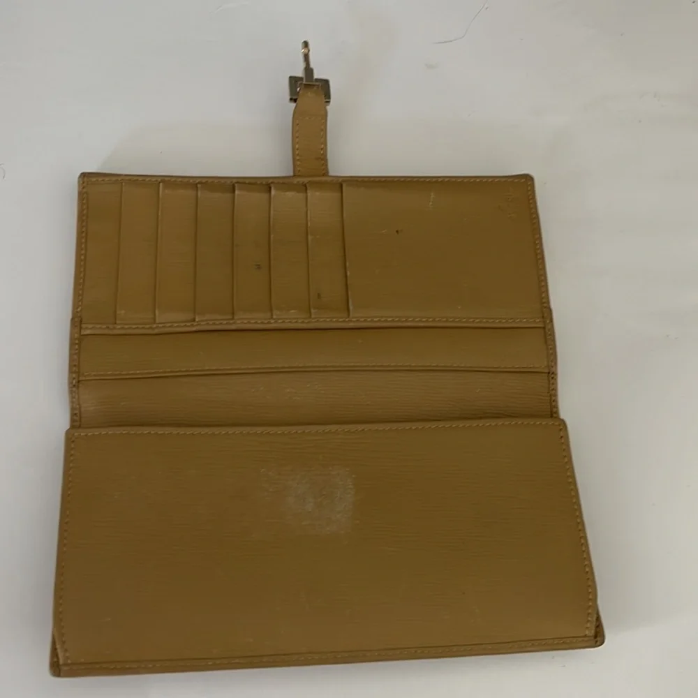 Gucci Authentic Leather Wallet